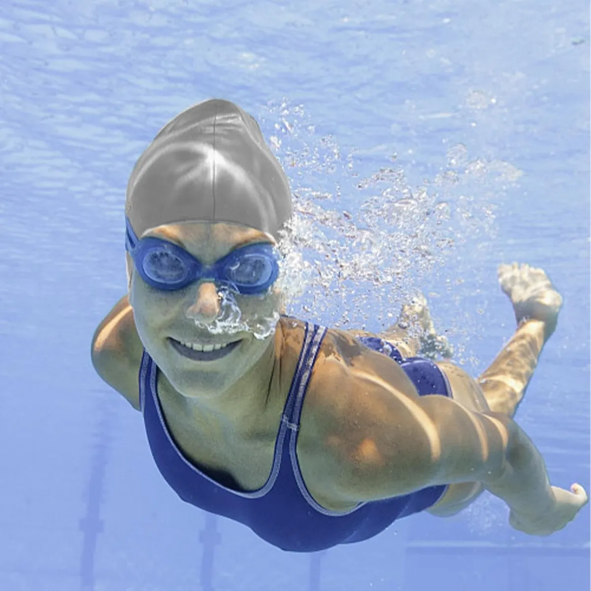 GORRO NATACION GRIS DE SILICONA ADULTO CON FUNDA GUARDADO - 5