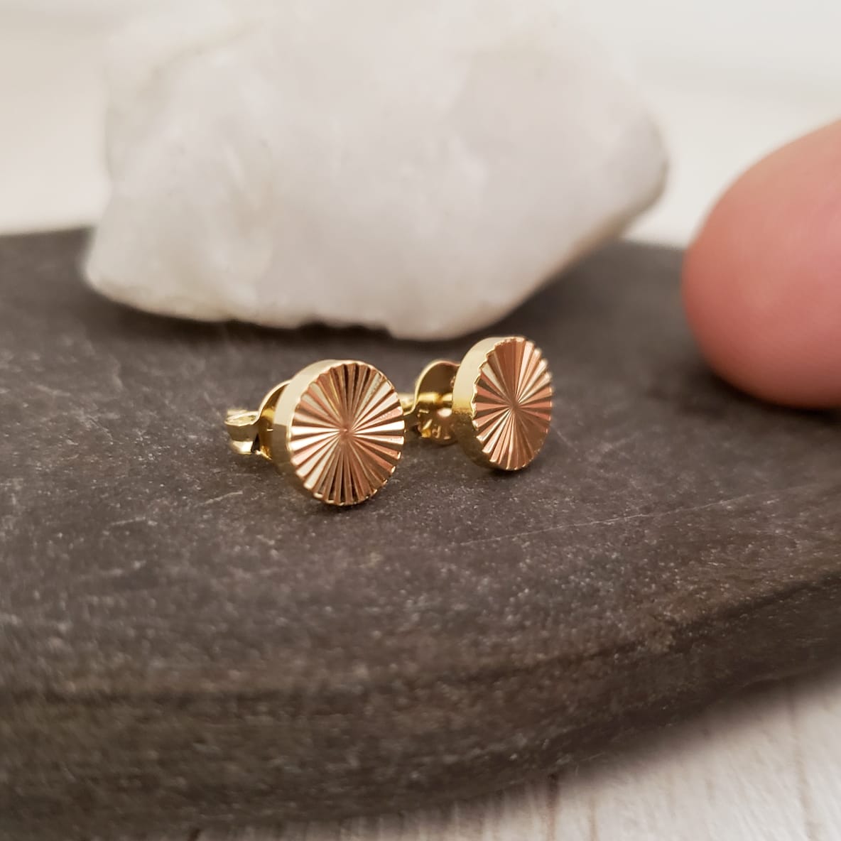 ARETES TOPO SOL REDONDOS 8MM ORO LAMINADO 18K - 3