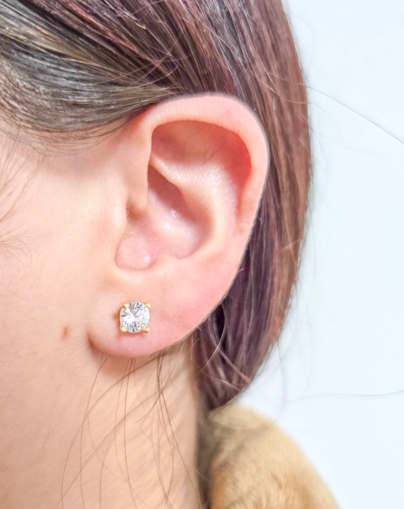 ARETE TOPO SWAROVSKI CUATRO PUNTOS ORO LAMINADO 18K - 2