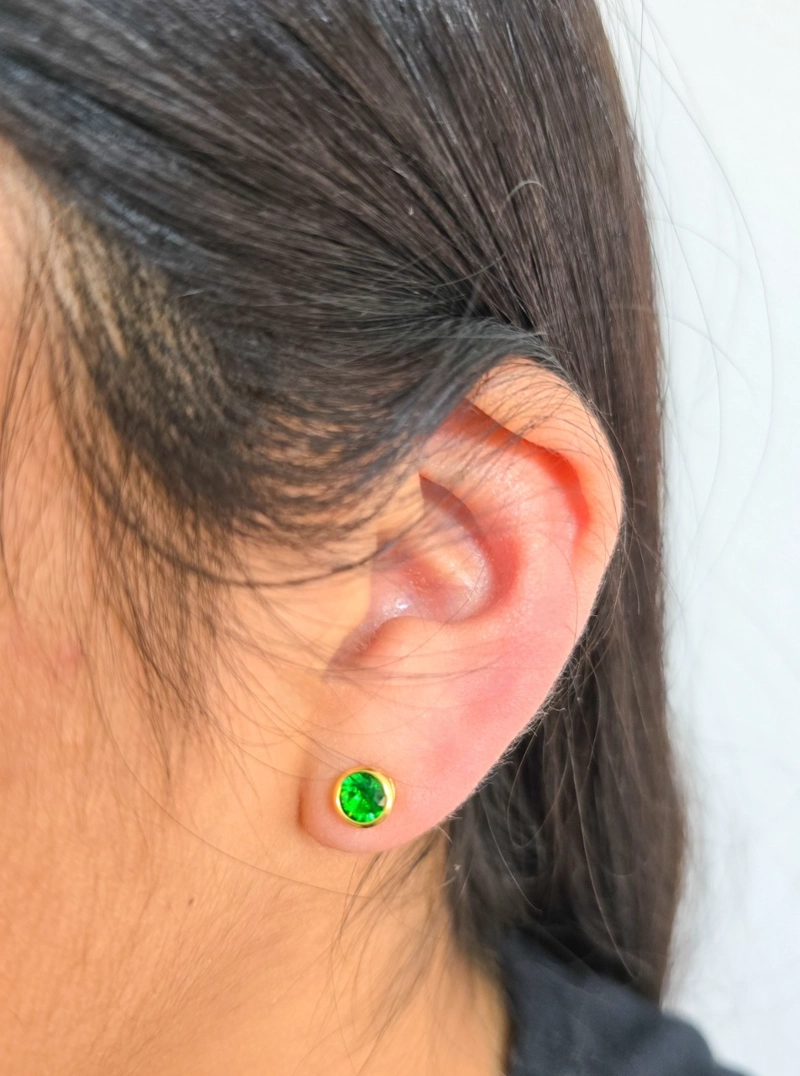 AROS TOPO GREEN CIRCLE EN ORO LAMINADO 18K - 1