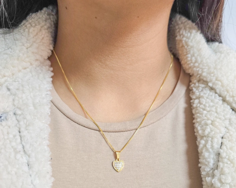 COLGANTE LITTLE LOVE CRISTAL EN ORO LAMINADO 18K - 1