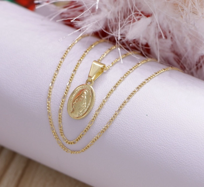 COLGANTE VIRGEN MILAGROSA PEQUEÑA EN ORO LAMINADO 18K - 1