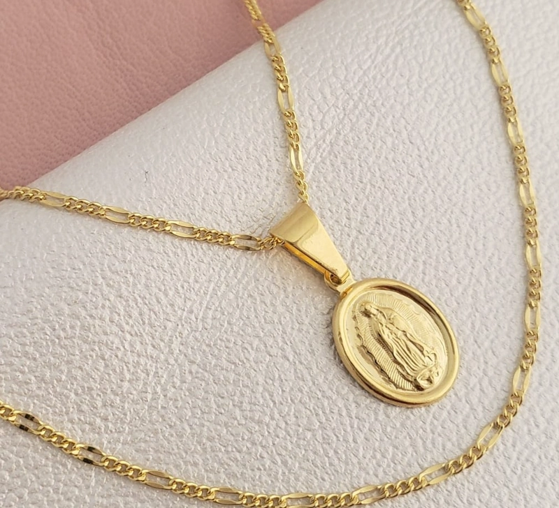 COLGANTE VIRGEN DE GUADALUPE CONCAVA EN ORO LAMINADO 18K - 1