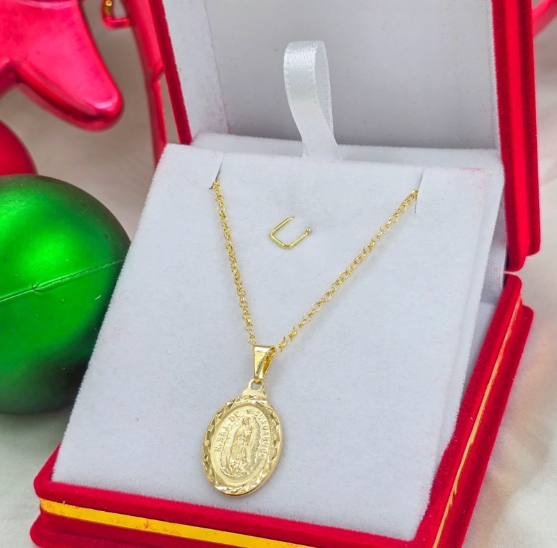 COLGANTE VIRGEN GUADALUPE MEDIANA EN ORO LAMINADO 18K - 1
