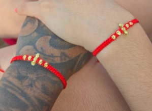 BRAZALETE CRUZ DEL AMOR EN ORO LAMINADO 18K - 2