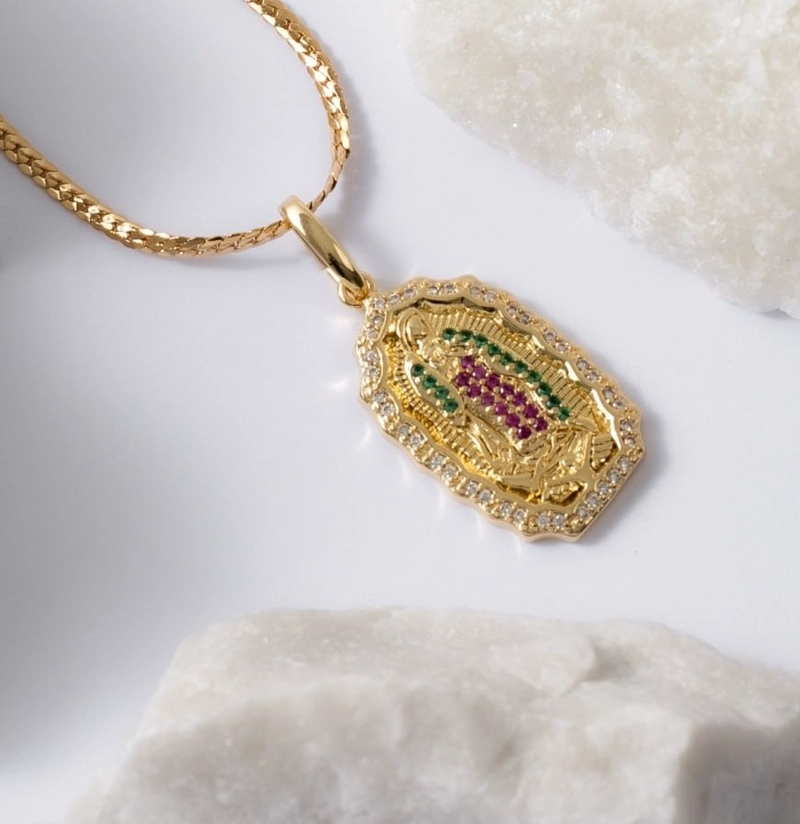 COLGANTE GUADALUPE ADIAMANTADA COLORS ORO LAMINADO 18K - 2