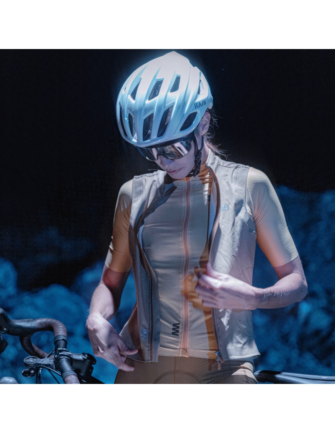 CHAQUETA CORTAVIENTOS SIN MANGA CICLISMO BARRIER SAND - 3