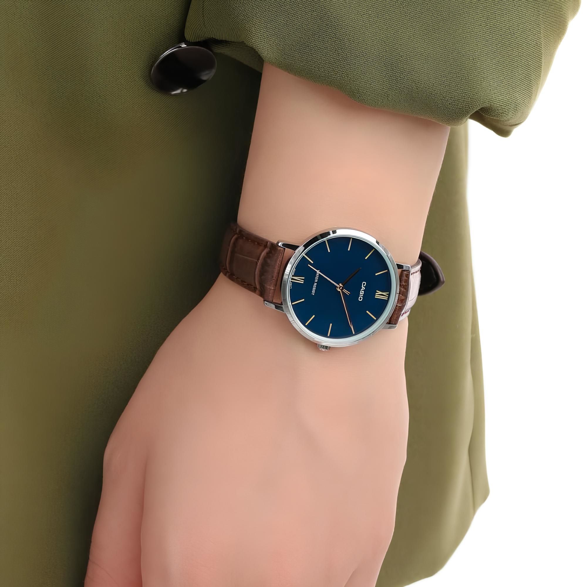 RELOJ LTP-VT01L-2B MUJER ANALOGO CUERO - 3