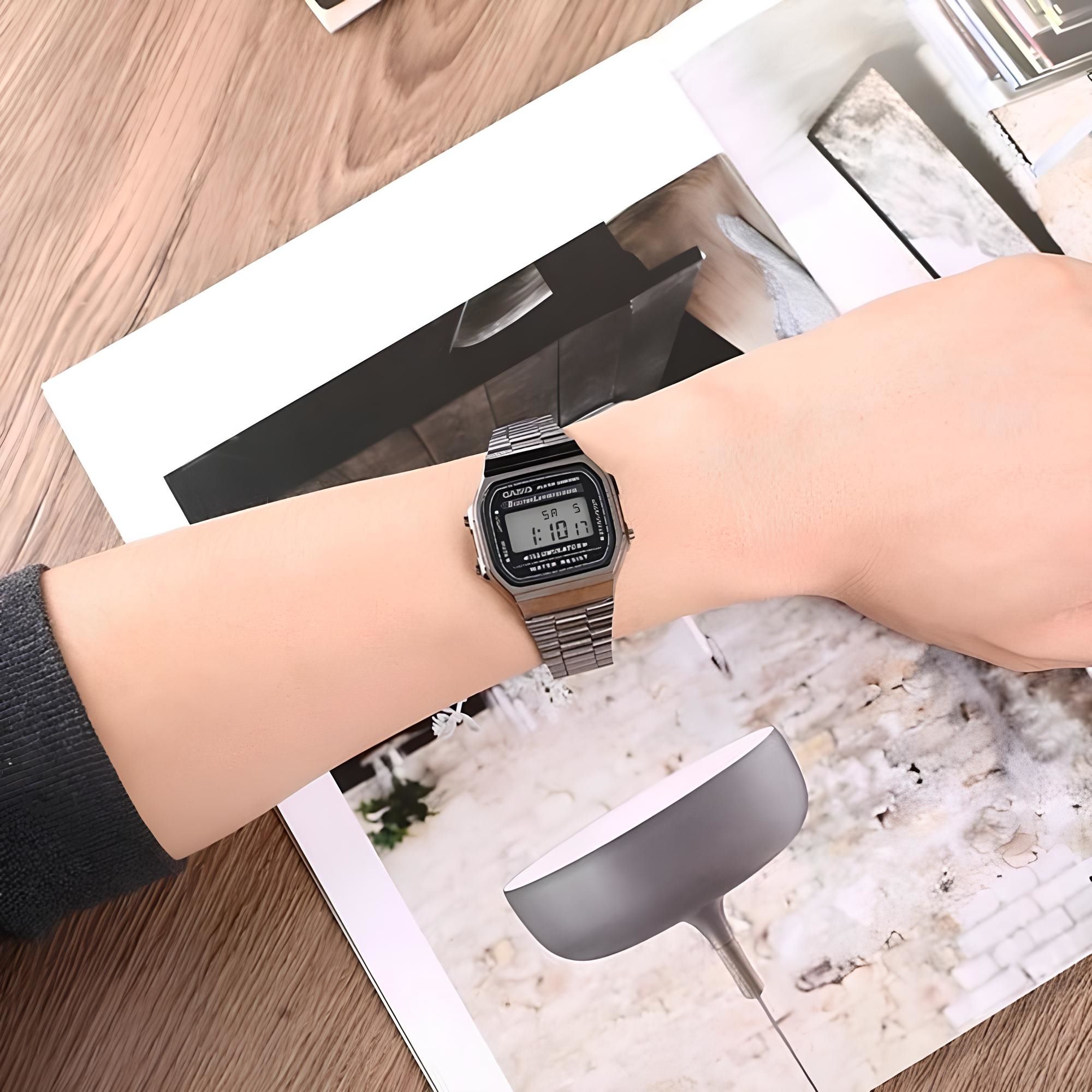 RELOJ A-168WGG-1B VINTAGE DIGITAL METAL - 4
