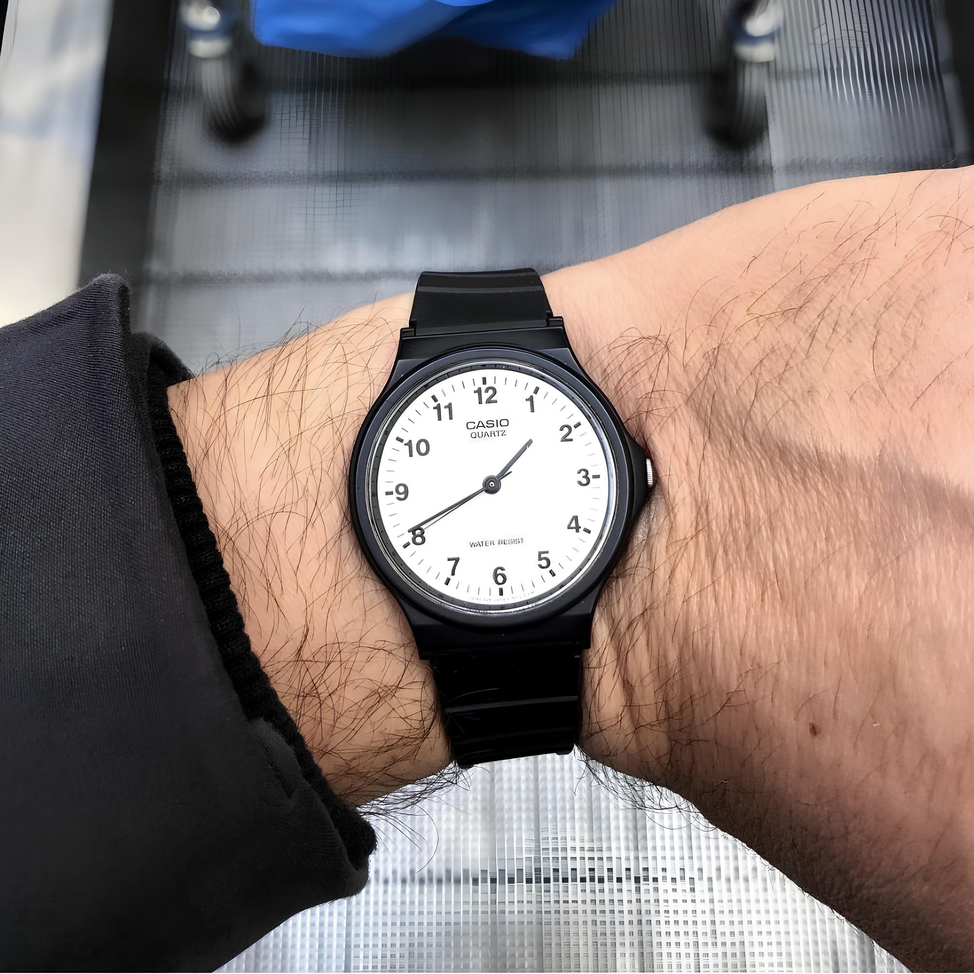 RELOJ MQ-24-7B HOMBRE ANALOGO RESINA - 3