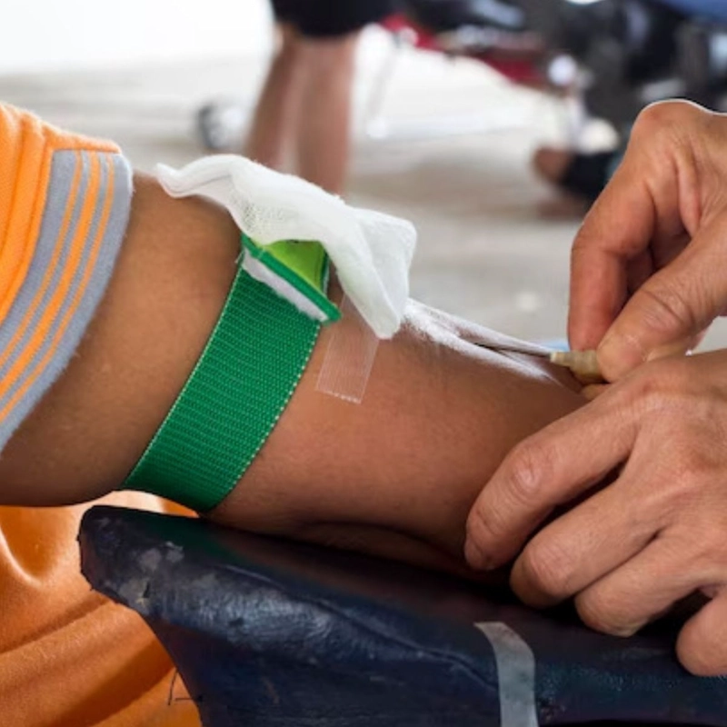 PACK CINTA ADHESIVA PLASTICA USO MEDICO 2,5CMX5M LAU - 8
