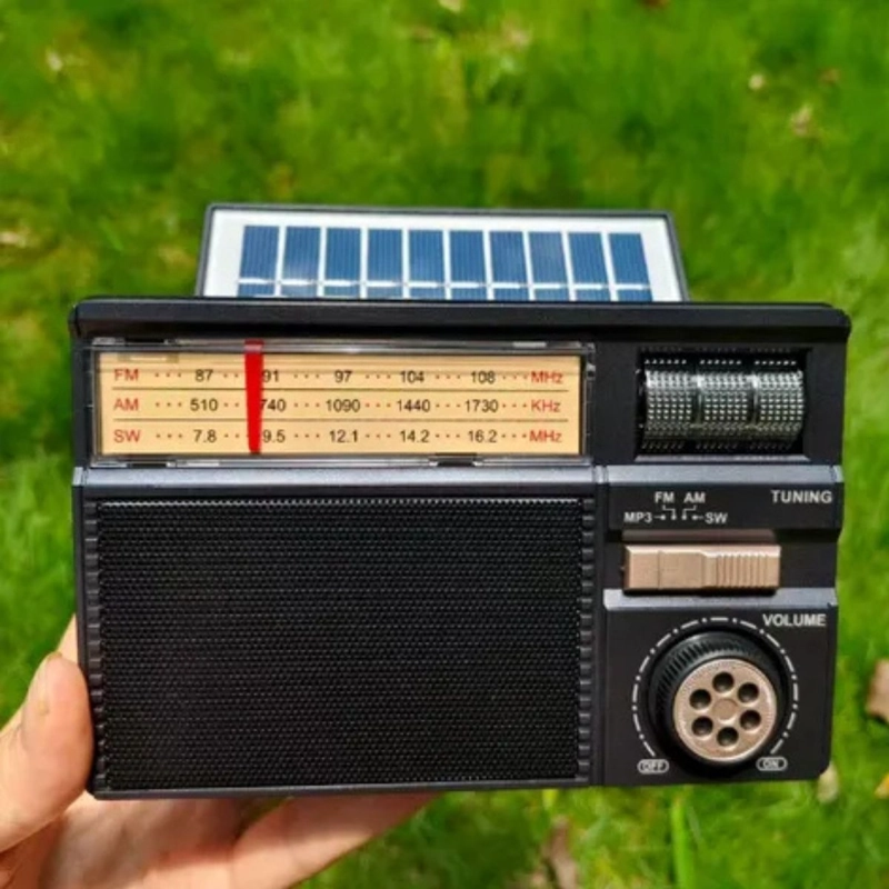 RADIO FM PORTATIL CON PANEL SOLAR RECARGABLE LAU - 3