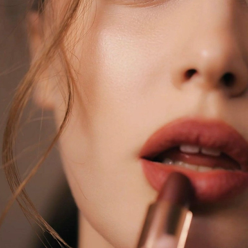PAQ 24 LABIALES EN BARRA EFECTO MATE 12 TONOS SURTIDO LAU - 8