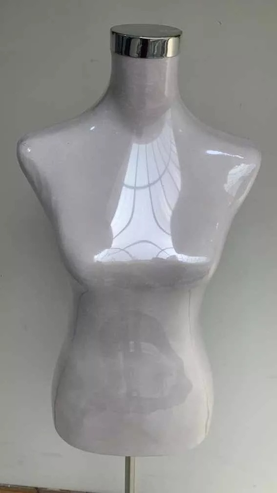 TORSO MANIQUÍ DAMA BLANCO EXHIBICIÓN ROPA FEMENINA JHN - 9