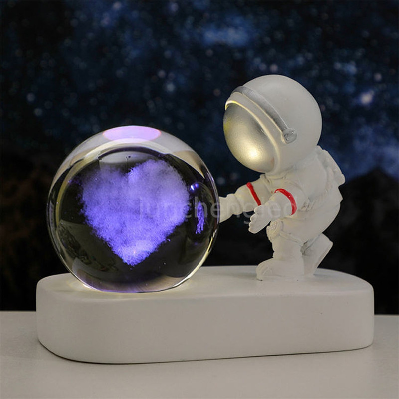 LAMPARA KHADLAJ CRISTAL BOLA ASTRONAUTA LUZ BRILLANTE USB LAU - 8