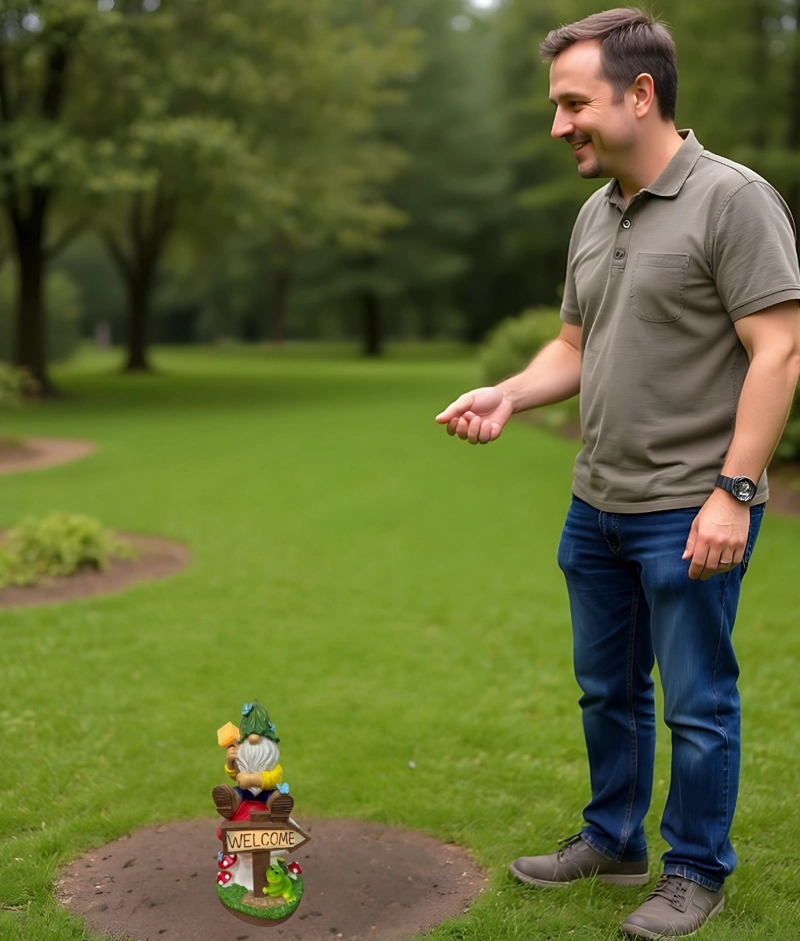 FIGURA DECORATIVA GNOMO JARDIN ADORNO ILUMINADO SOLAR JHN - 5