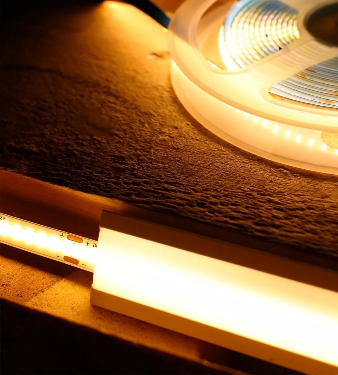 CINTA DE LUCES LED DE COLOR BLANCO CÁLIDO DECORATIVA JHN - 7