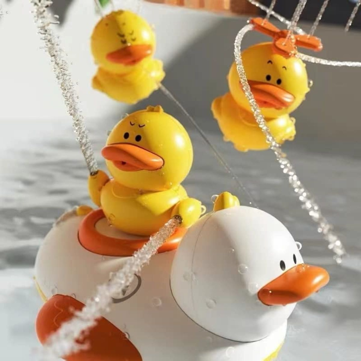 JUGUETE DE BAÑO PATOS AUTOMATICO ROCIADOR AGUA BEBE LAU - 2