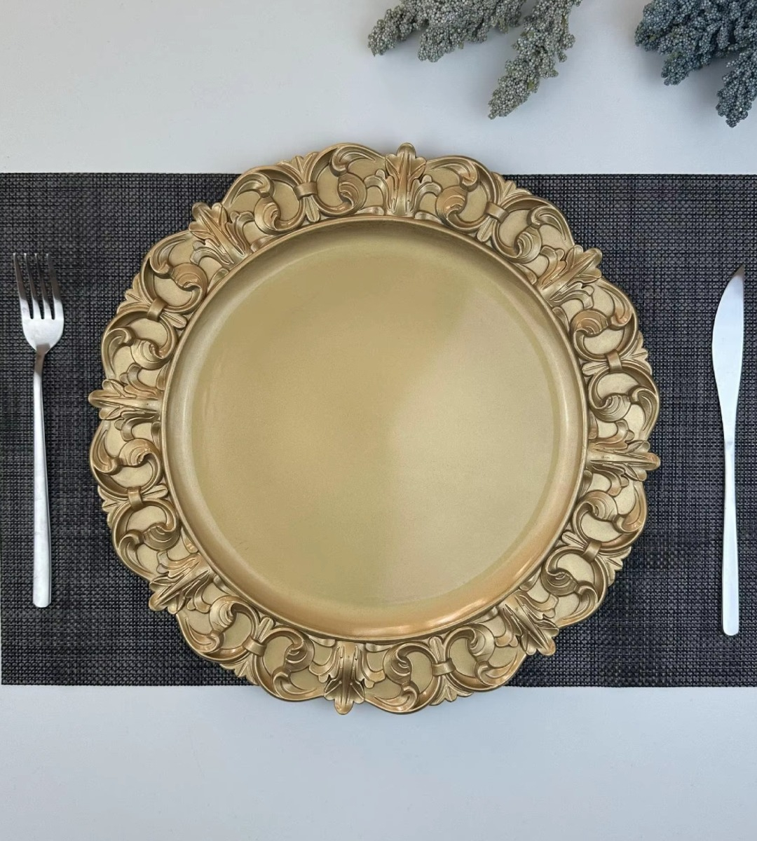 SET 2 PLATO BASE CARGA RELIEVE VINTAGE MESA DECORATIVO JHN - 2