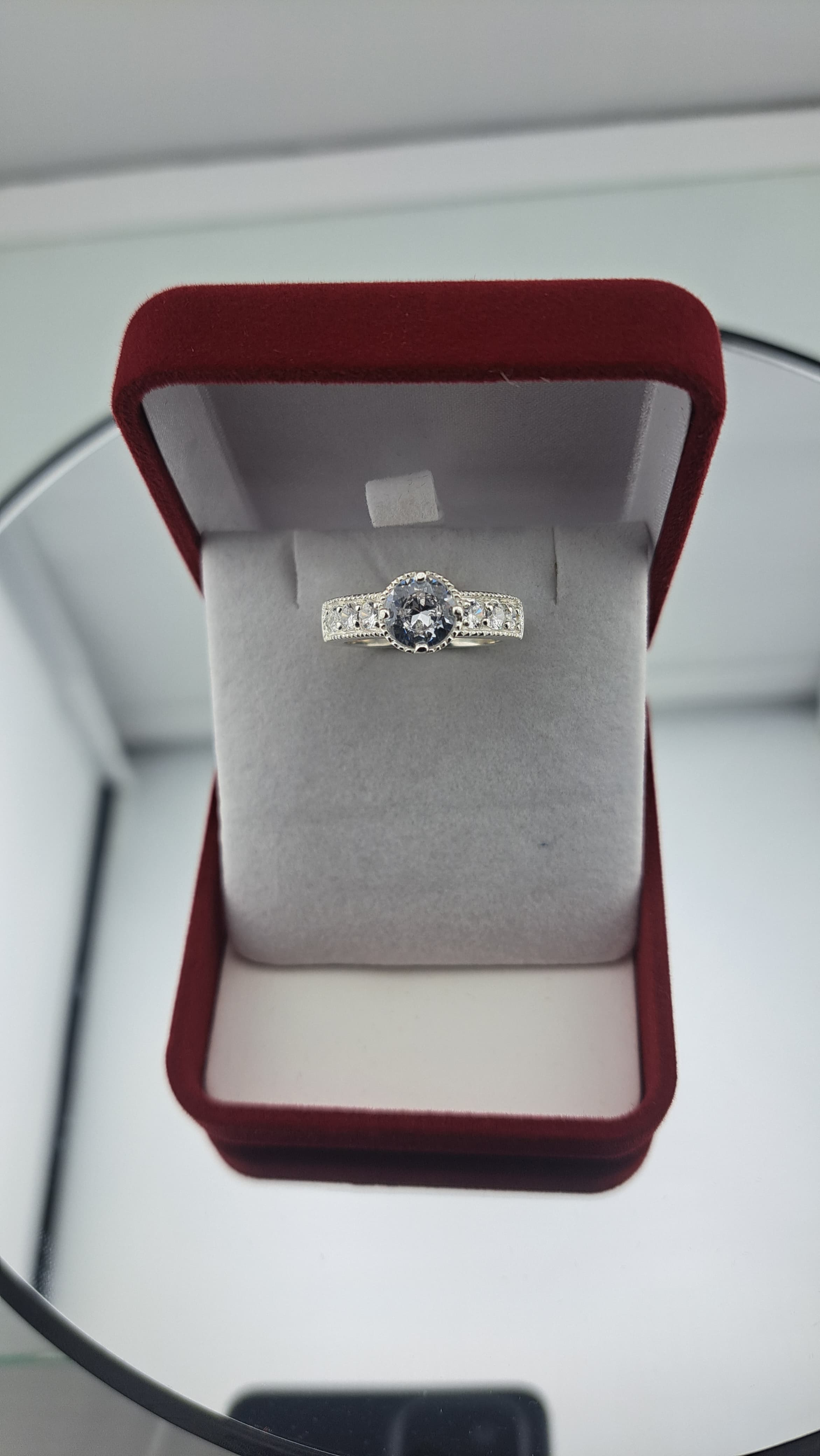 ANILLO CON CRISTALES EN PLATA ITALIANA 925 - 1