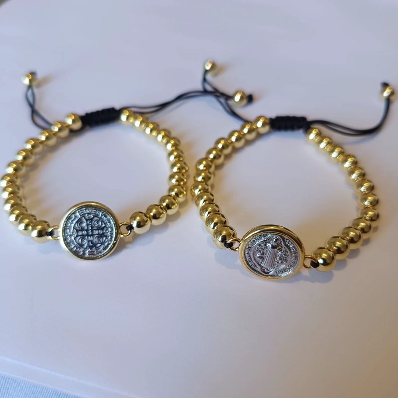 PULSERA PROTECTORA SAN BENITO ESFERAS AJUSTABLE, BAÑO DE ORO - 1