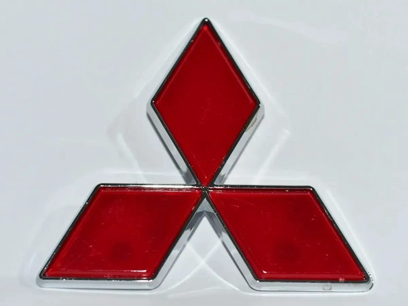 INSIGNIA EMBLEMA ROJO BORDE CROMADO 10CM - 2