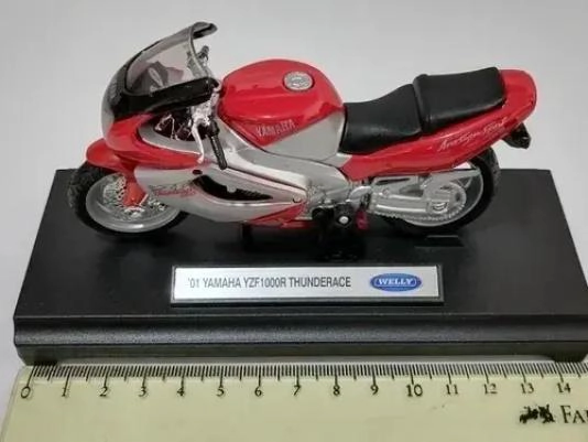 MOTOCICLETA COLECCION 1:18 YZF 1000R CON BASE - 4