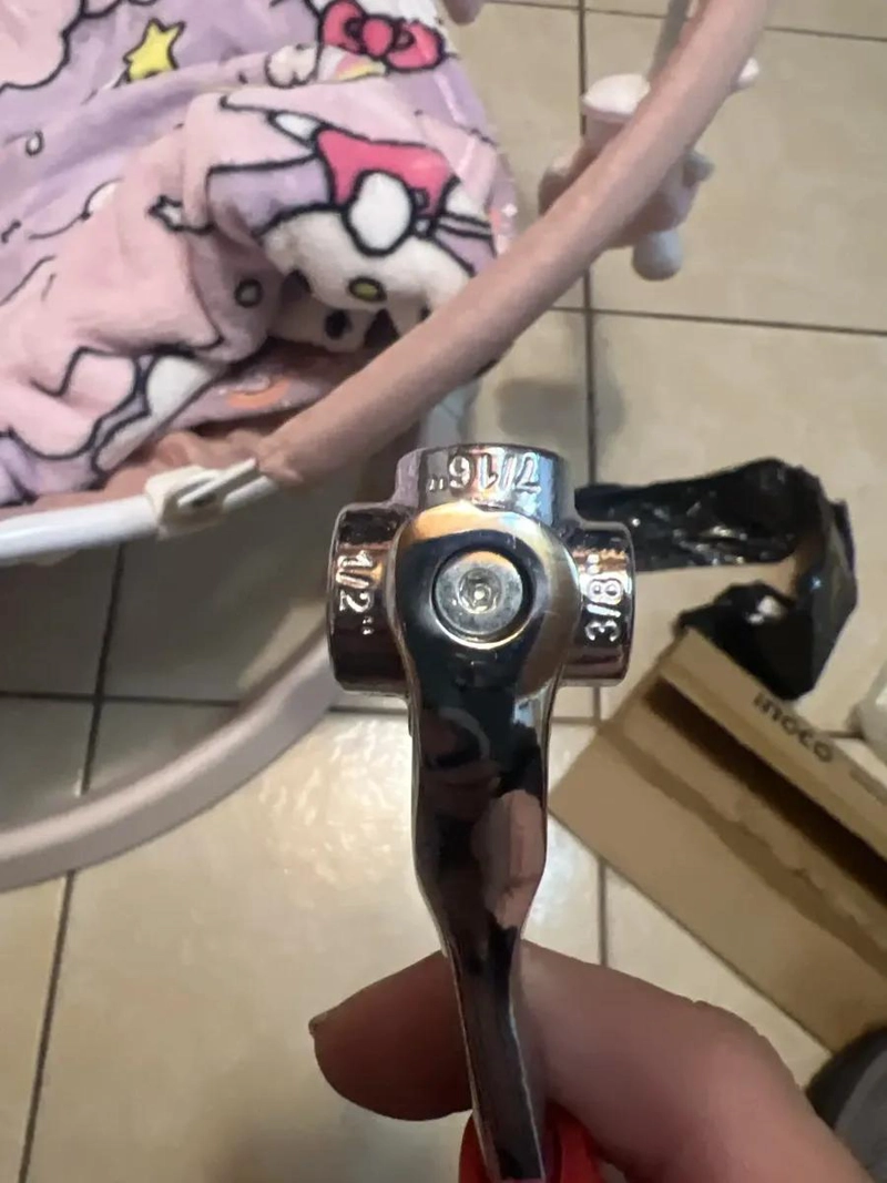 LLAVE MULTIUSO 48 EN 1 GIRO 360° COLOR PLATEADO - 2
