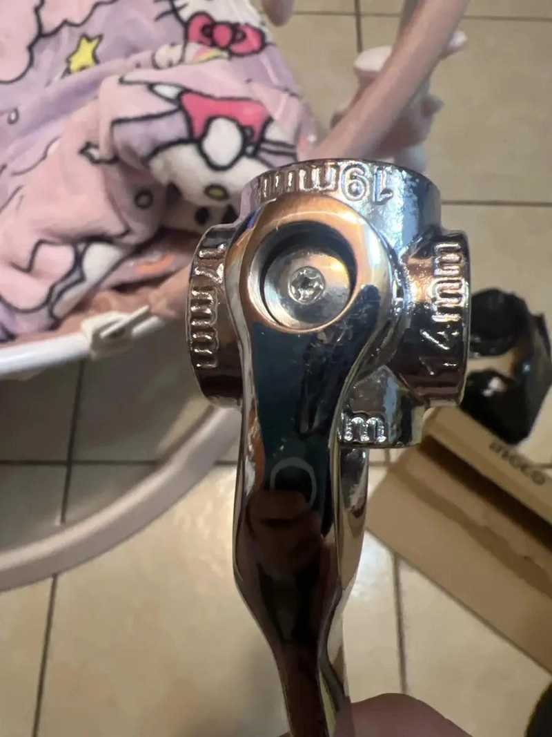 LLAVE MULTIUSO 48 EN 1 GIRO 360° COLOR PLATEADO - 3