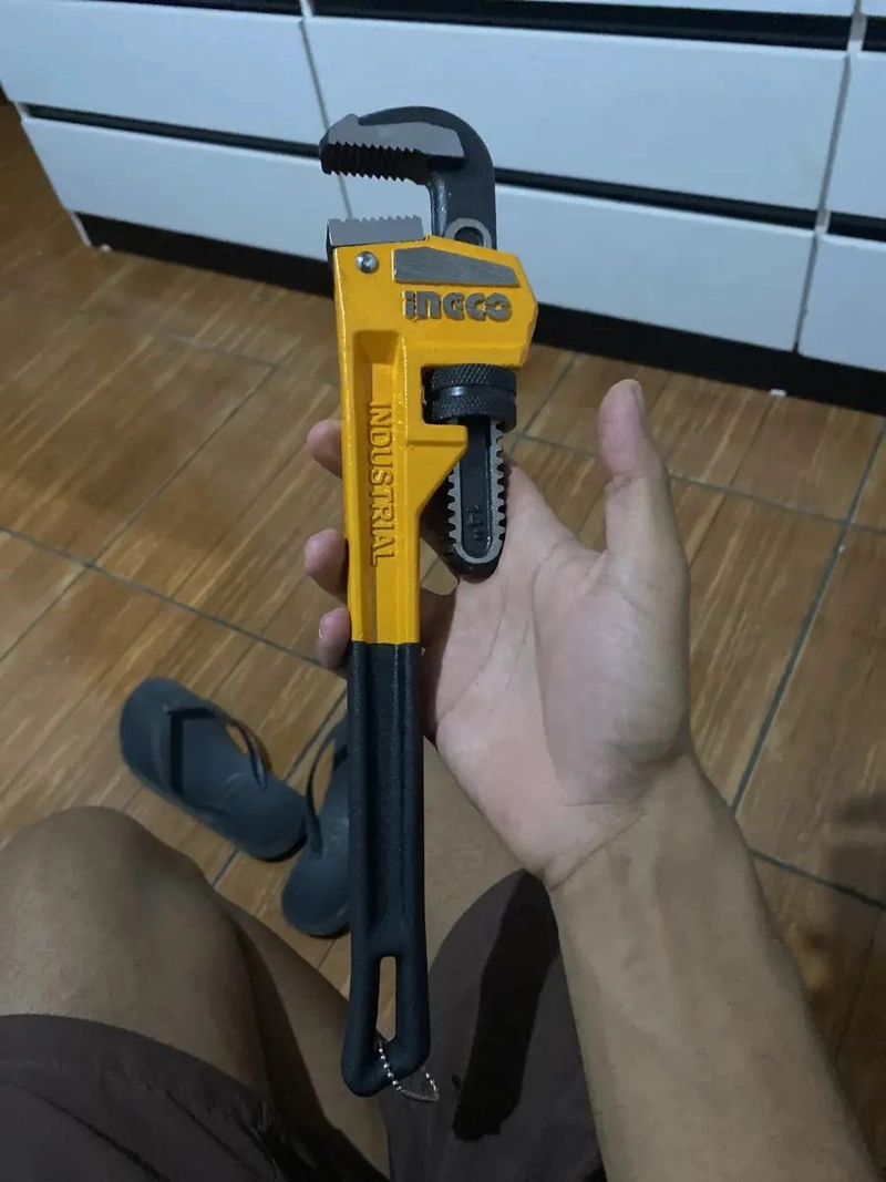 LLAVE STILSON AJUSTABLE 350 MM CON MANGO ANTIDESLIZANTE - 1