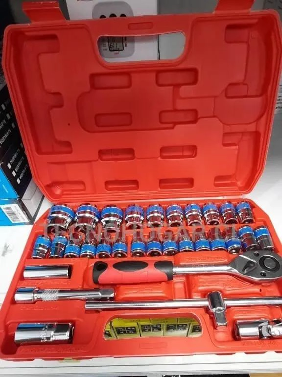 CAJA CON 32 DADOS DE 1/2 CHICHARRA GRANDE Y 2 EXTENSIONES - 2