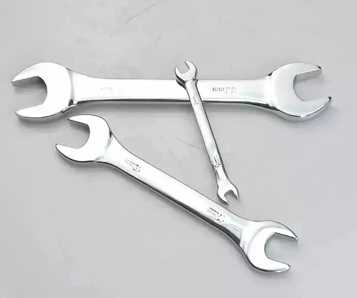 SET DE DADOS Y HERRAMIENTAS CON 82 PIEZAS - 2