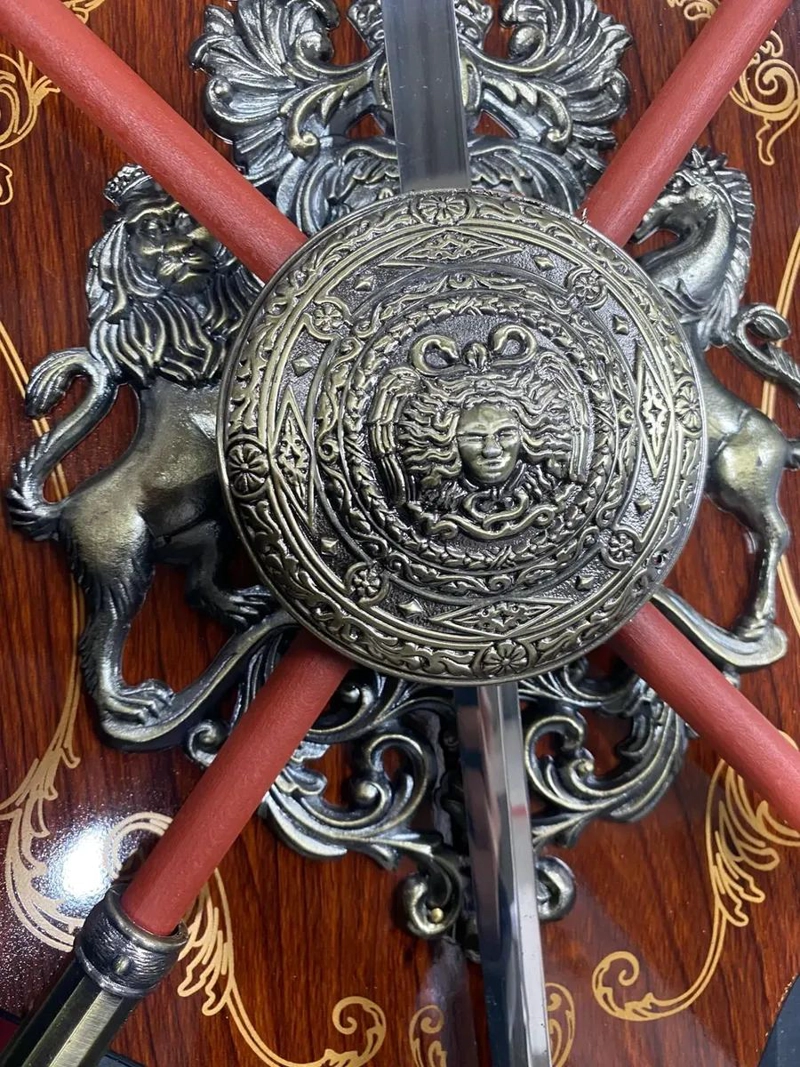 HACHA DE MADERA CON BASE PARA PARED ESTILO MEDIEVAL - 4