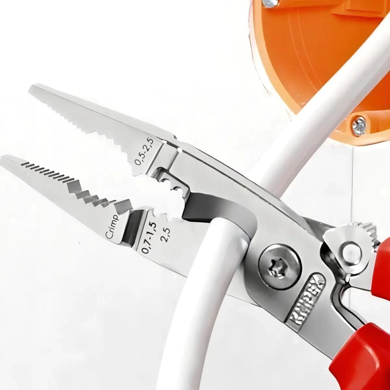 ALICATE PARA INSTALACIONES ELE CTRICAS 1000 V - 3