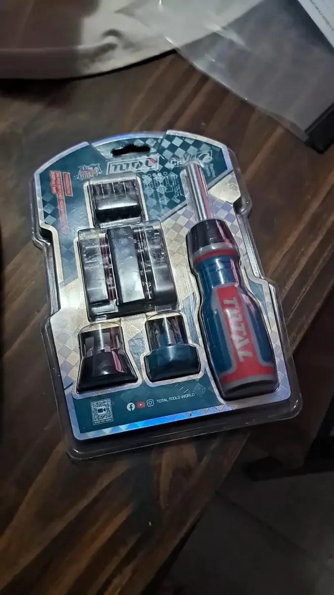 SET DE DESTORNILLADORES Y DADOS 24 PIEZAS - 3