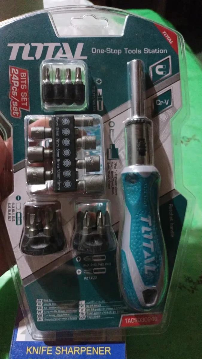 SET DE DESTORNILLADORES Y DADOS 24 PIEZAS - 5