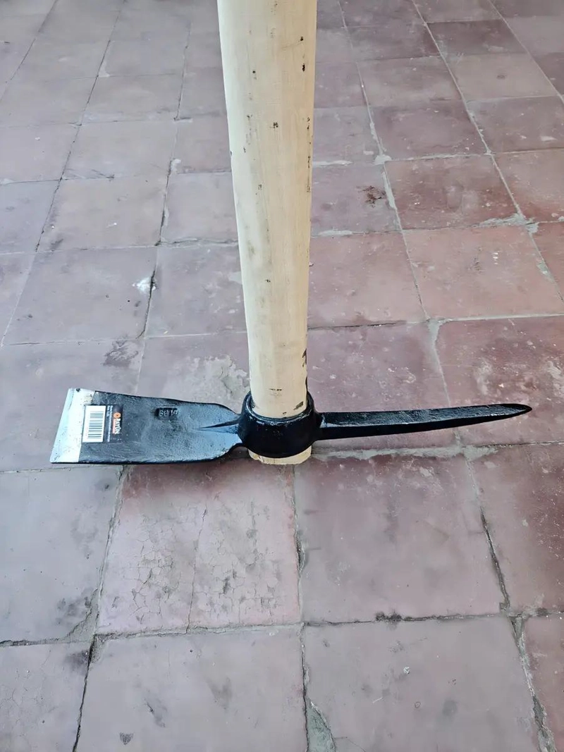 AZADON DE 5 LBS CON MANGO DE MADERA - 5
