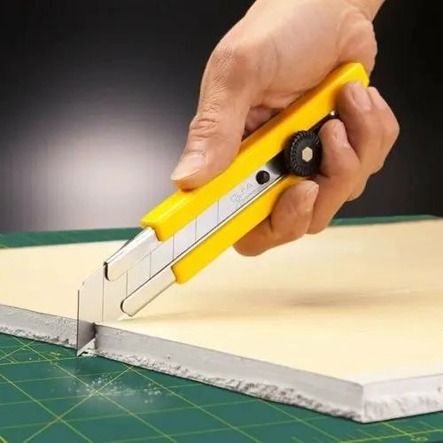 CUTTER INDUSTRIAL CON MANGO ANTIDESLIZANTE - 2
