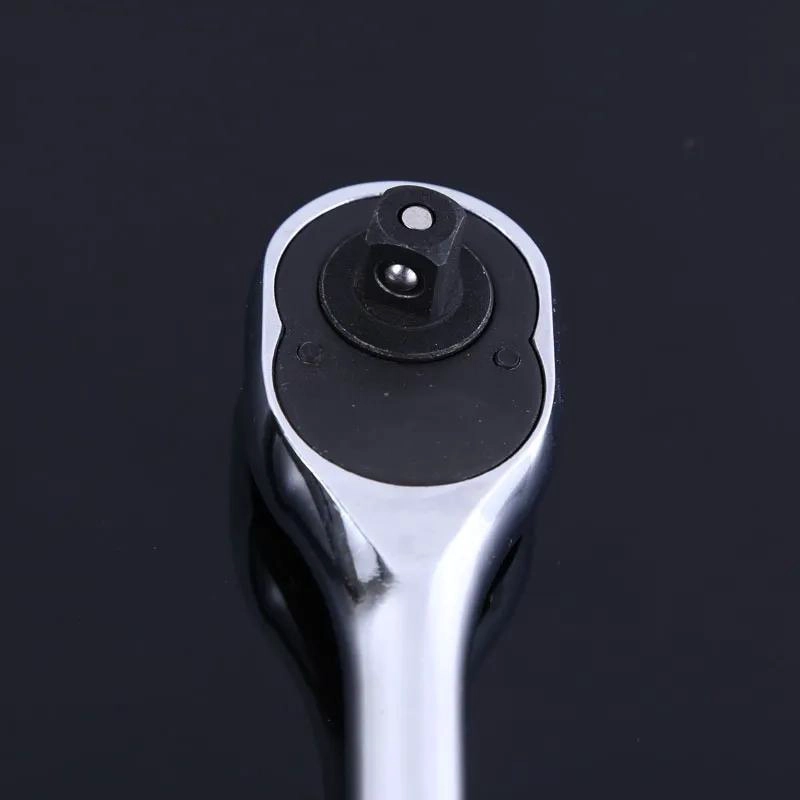 LLAVE DE TRINQUETE CON MANGO ERGONOMICO - 8