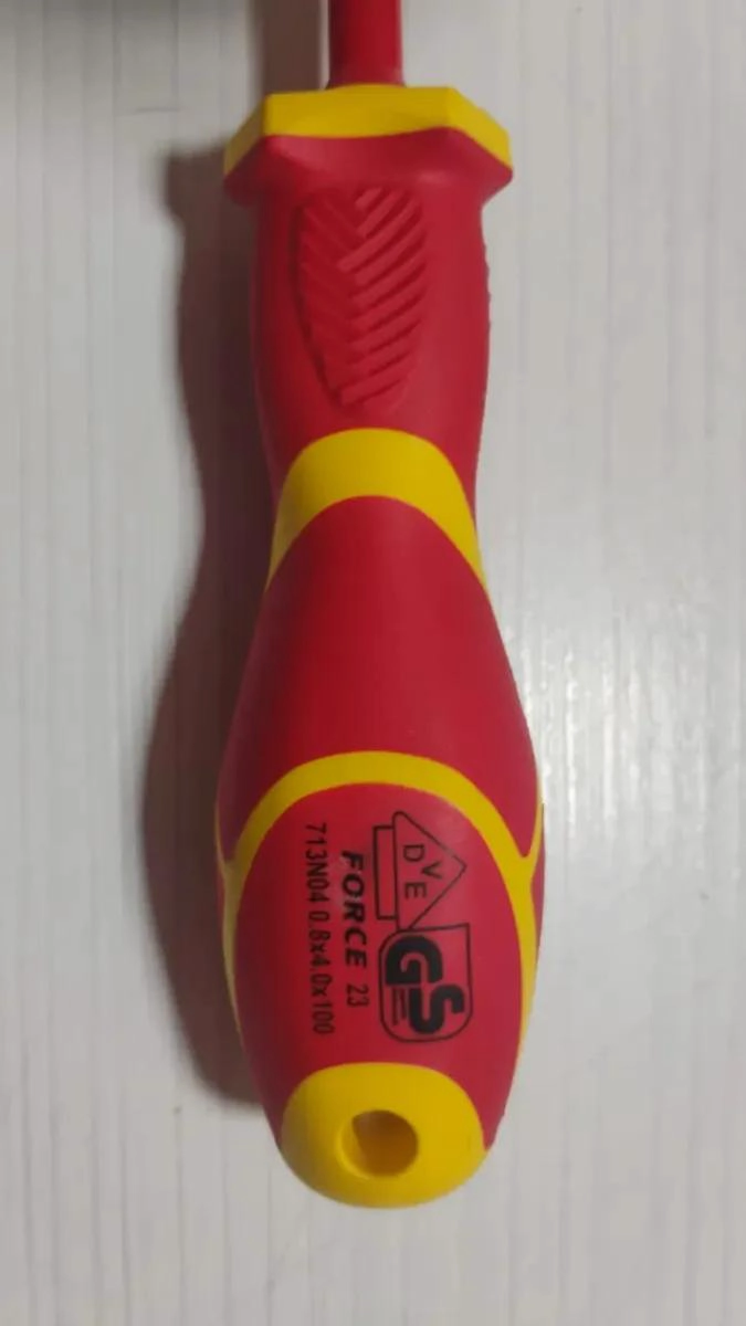 DESTORNILLADOR PLANO 4.0X100 MM AISLADO - 3