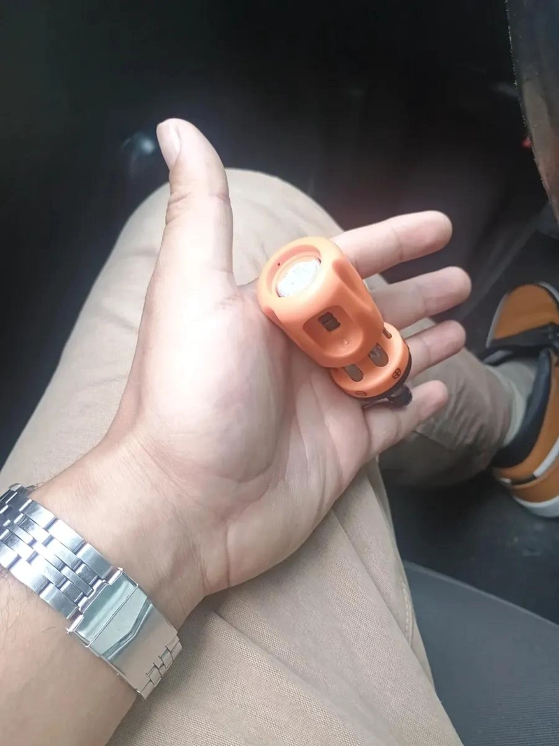 DESARMADOR TROMPO CON 6 PUNTAS INTERCAMBIABLES - 2