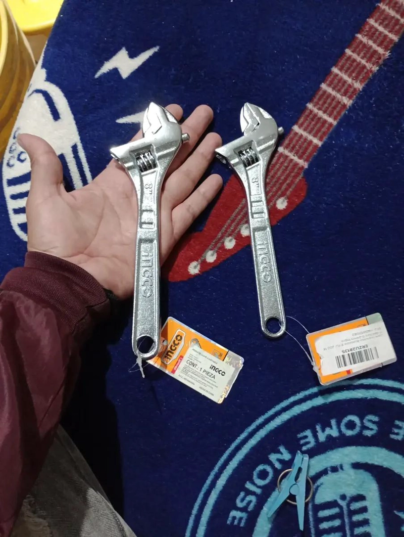 LLAVE FRANCESA AJUSTABLE 8 PULGADAS 200 MM - 1