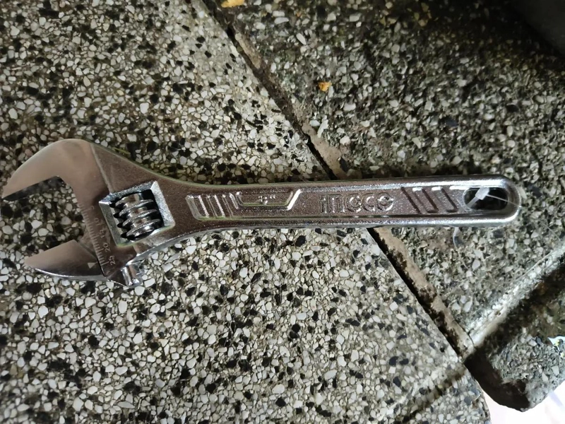 LLAVE FRANCESA AJUSTABLE 8 PULGADAS 200 MM - 2
