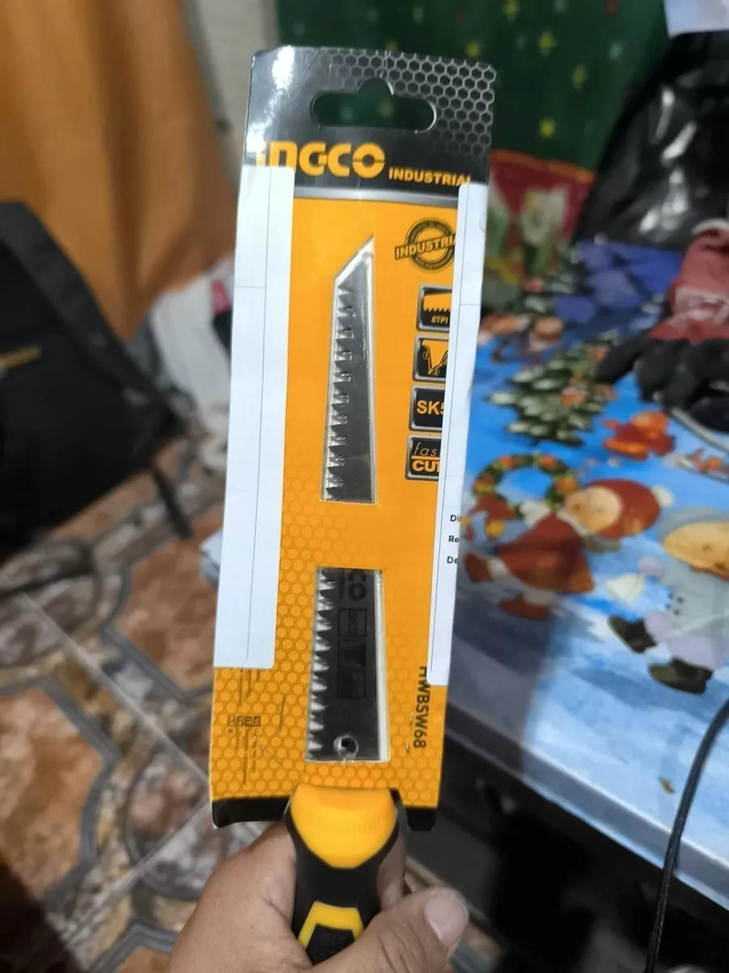 SERRUCHO DE 6 PULGADAS PARA CARTON Y YESO - 1