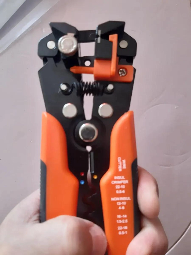ALICATE PELACABLE AUTOMATICO MULTIFUNCIONAL - 2