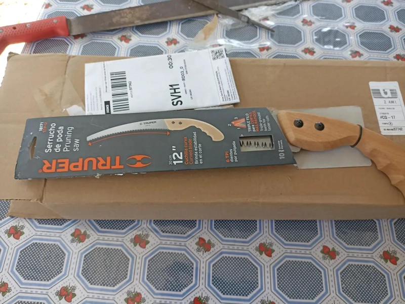 SERRUCHO DE PODA 30 CM CON MANGO DE MADERA PARA JARDINERIA - 2