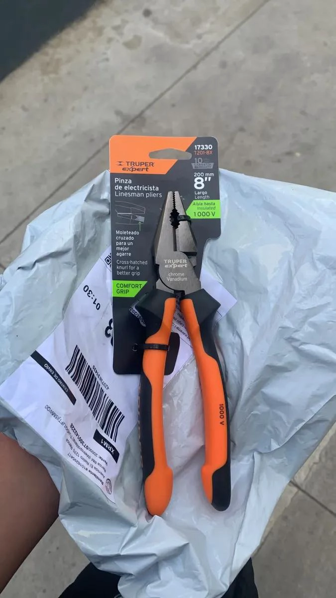 PINZA ELECTRICISTA 8'' CON MANGO DE GOMA - 4
