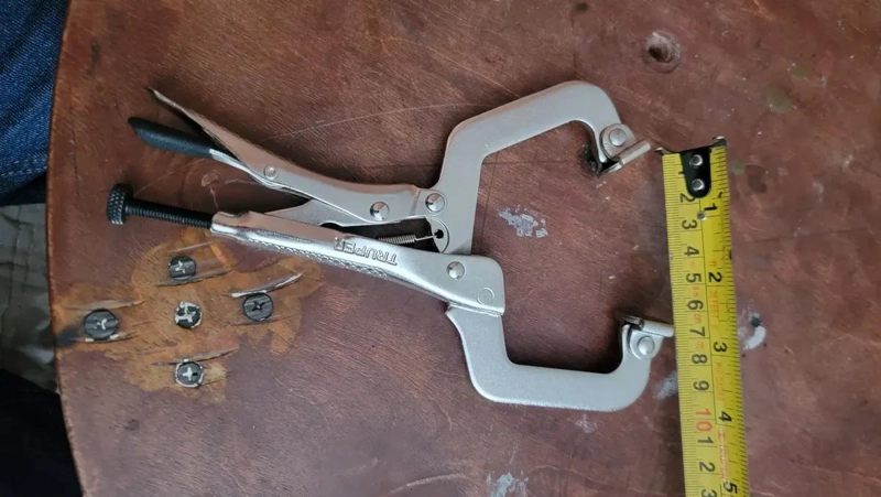 PINZA DE PRESION 'C' 6 PULGADAS CON MORDAZA AUTOAJUSTABLE - 2