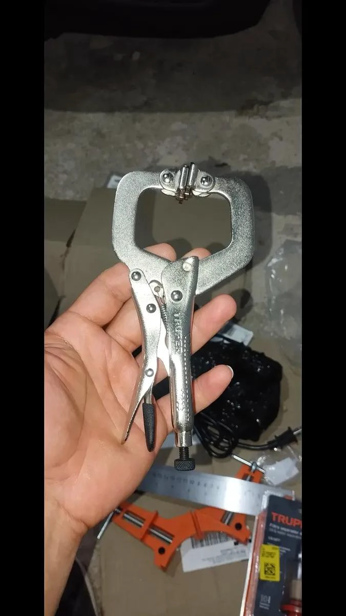 PINZA DE PRESION 'C' 6 PULGADAS CON MORDAZA AUTOAJUSTABLE - 3
