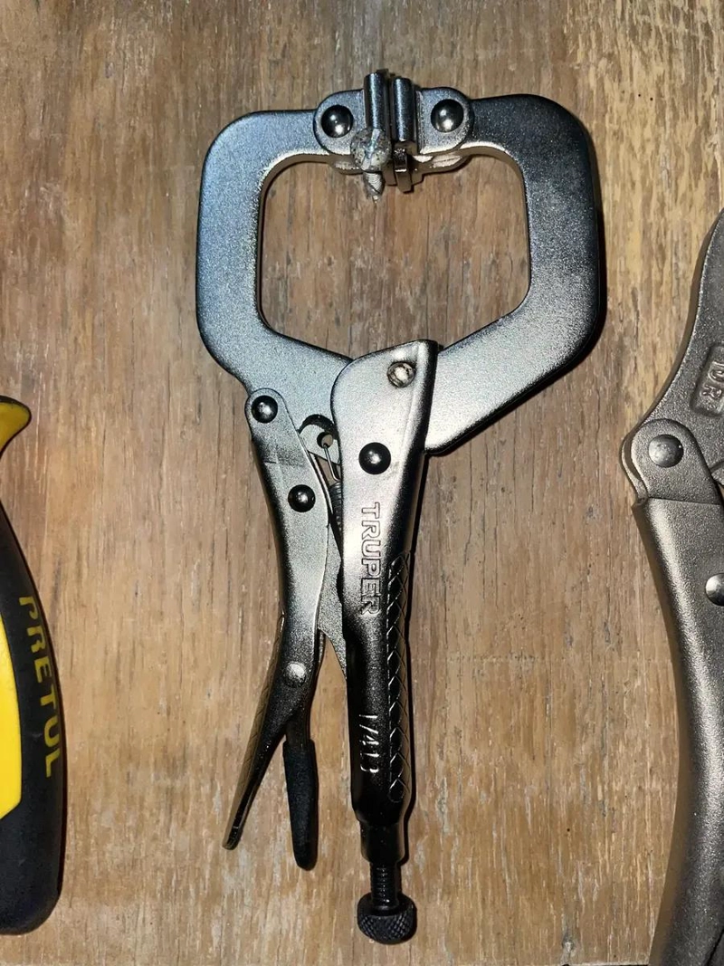 PINZA DE PRESION 'C' 6 PULGADAS CON MORDAZA AUTOAJUSTABLE - 4
